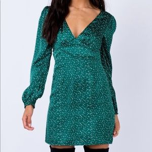 Form fitting long sleeve Princess Poly green dress